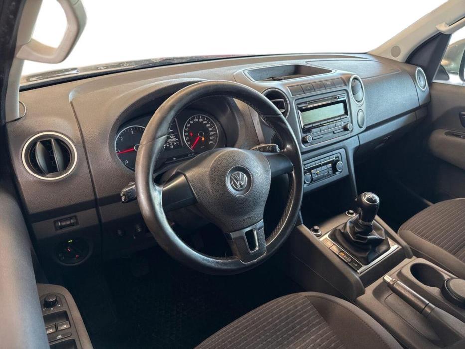 VOLKSWAGEN Amarok 2012