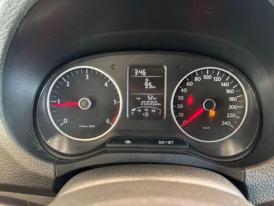 VOLKSWAGEN Amarok 2012