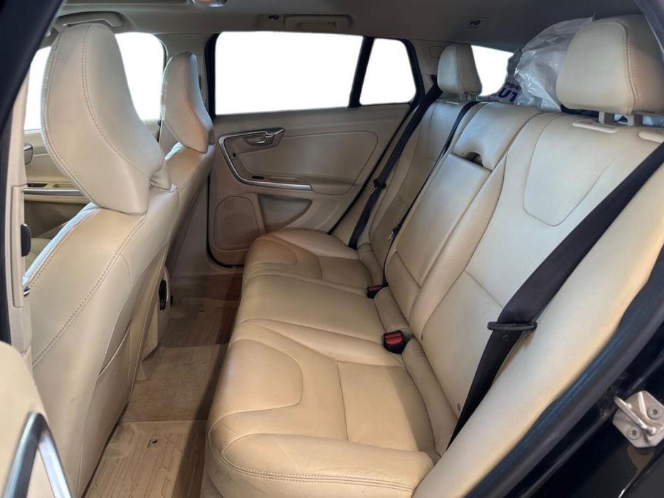 VOLVO V60 2014