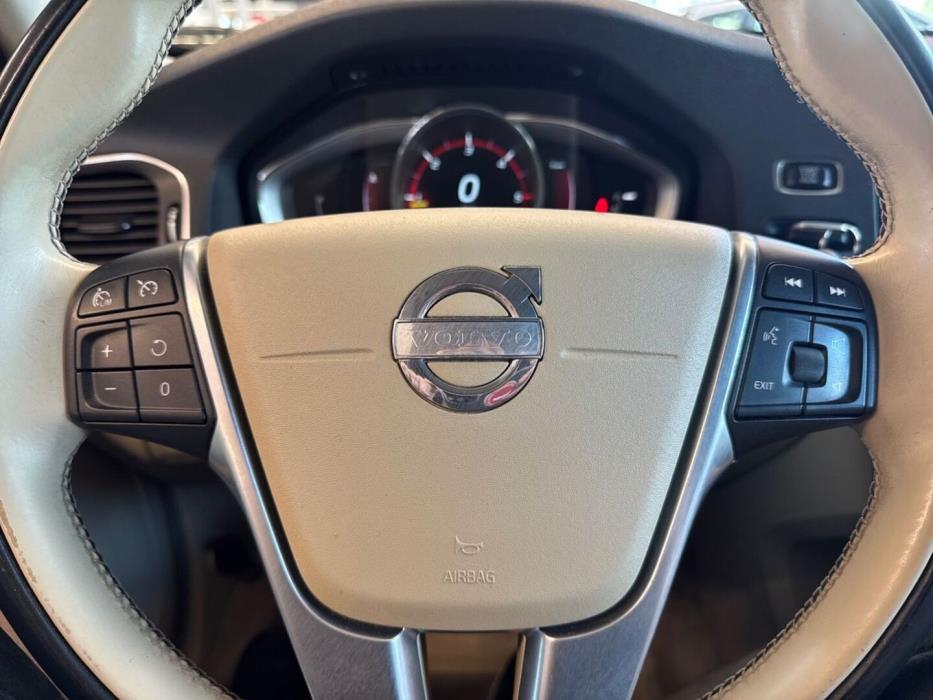 VOLVO V60 2014