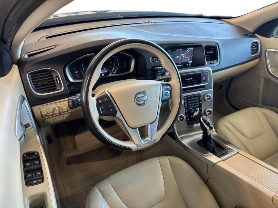 VOLVO V60 2014