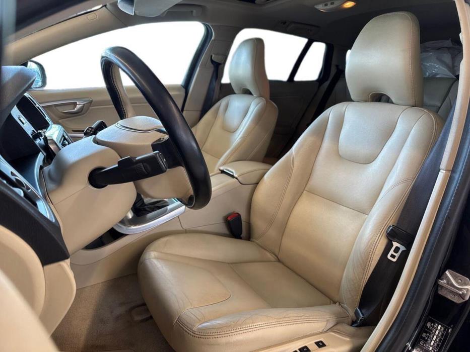 VOLVO V60 2014
