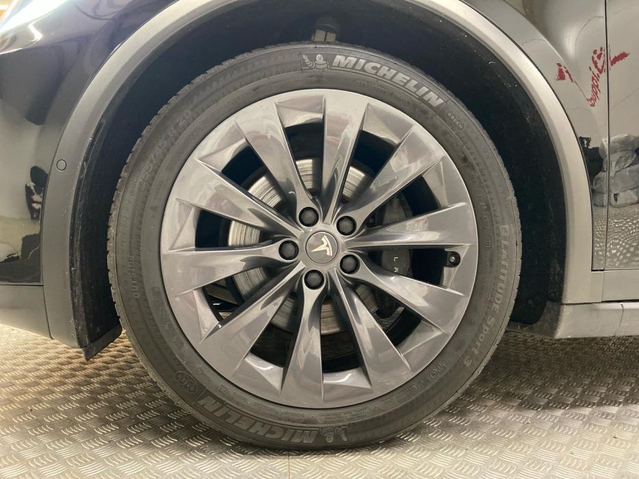 TESLA Model X 2018