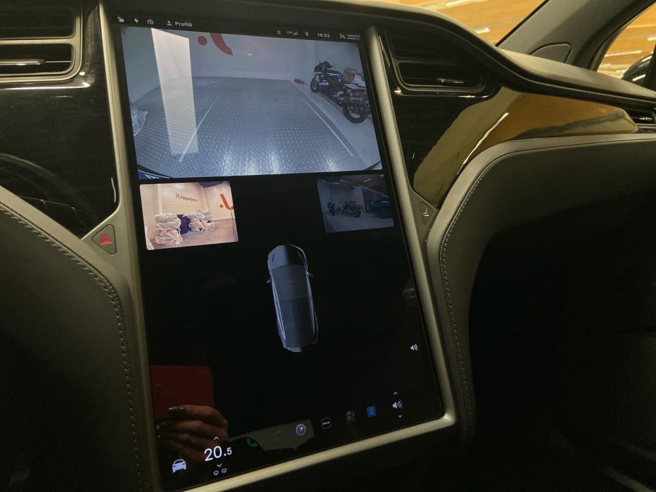 TESLA Model X 2018