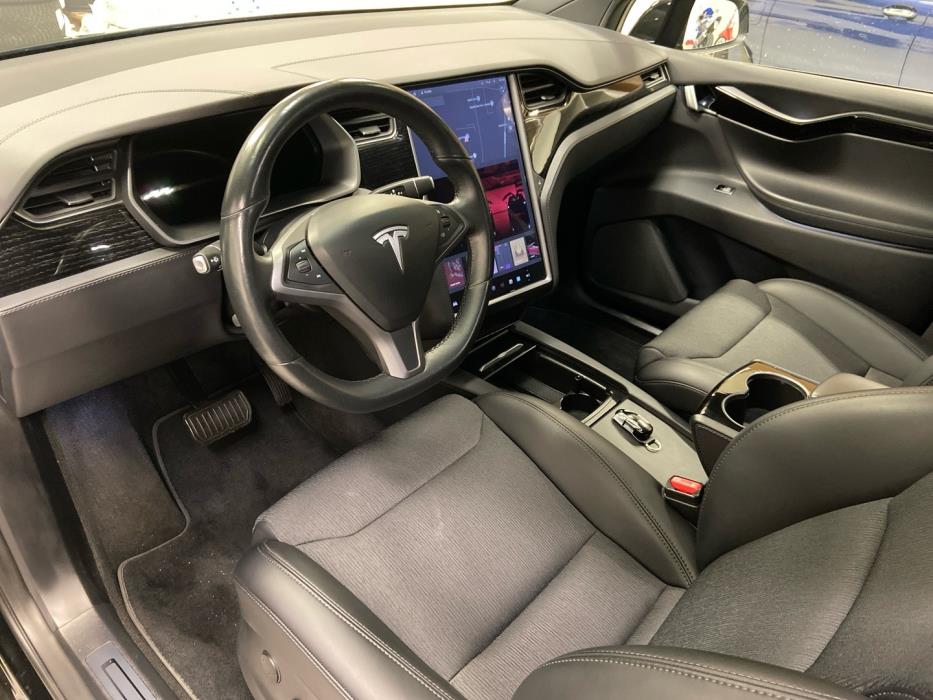 TESLA Model X 2018