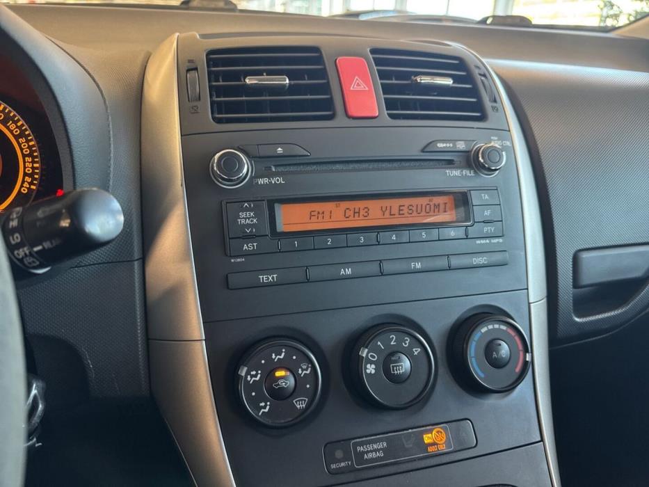 TOYOTA Auris 2009