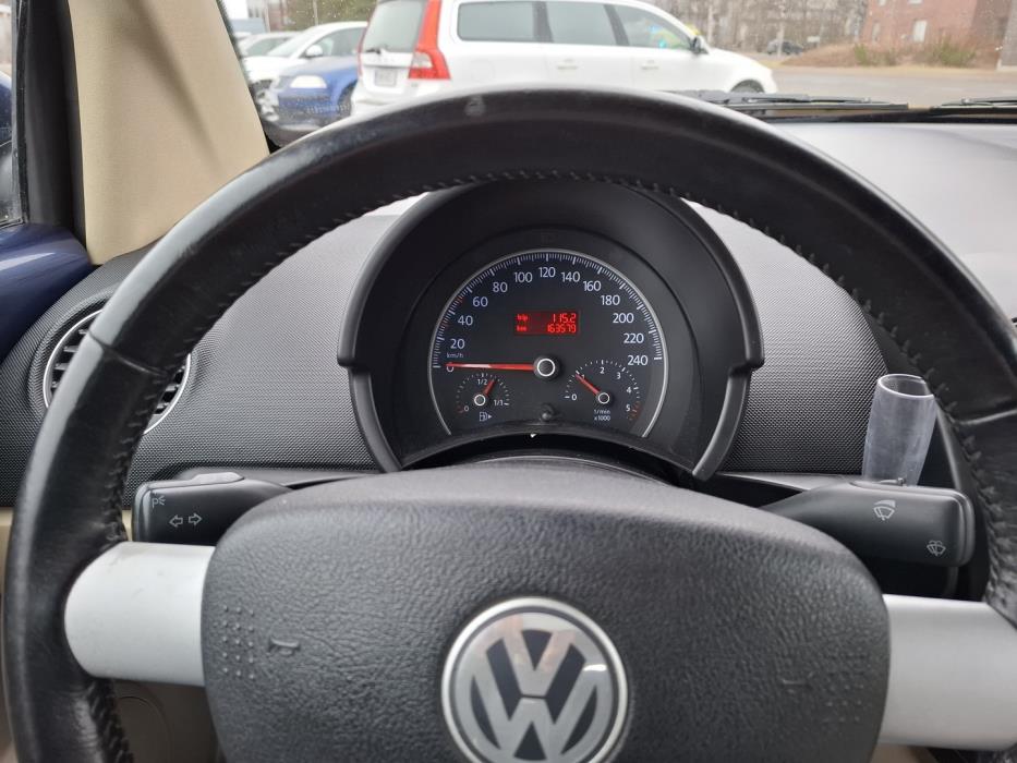 VOLKSWAGEN New Beetle 2007
