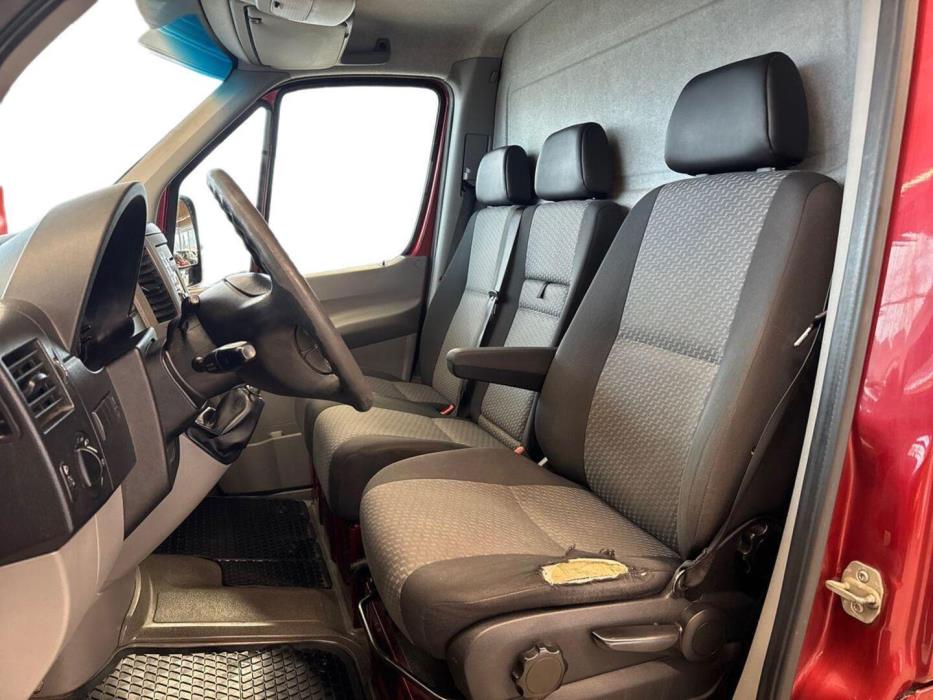 VOLKSWAGEN Crafter 2012