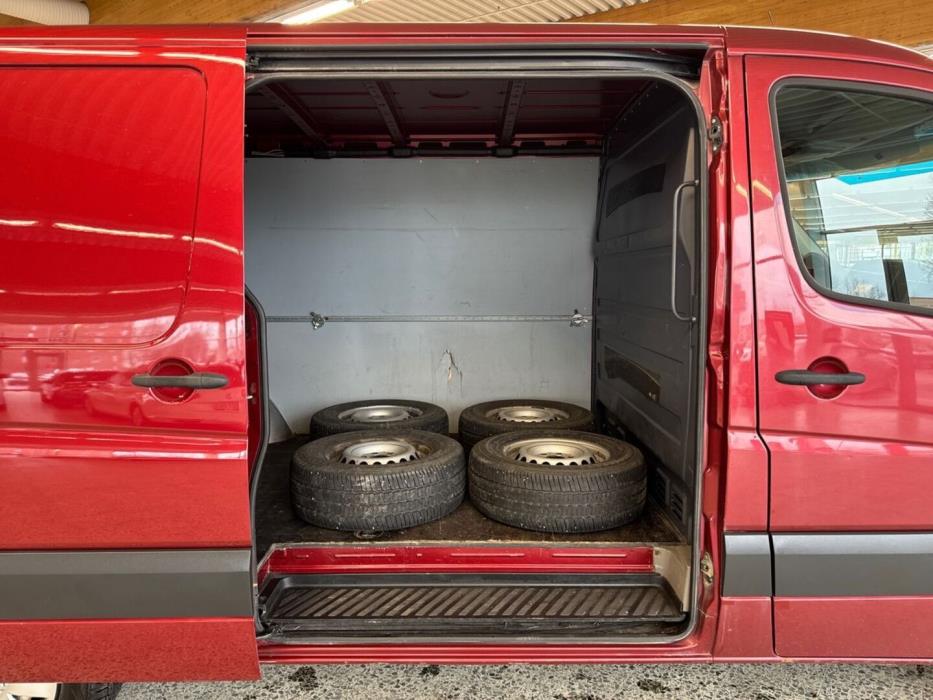 VOLKSWAGEN Crafter 2012