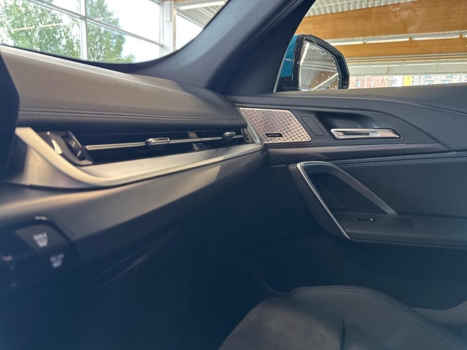 BMW iX1 2023