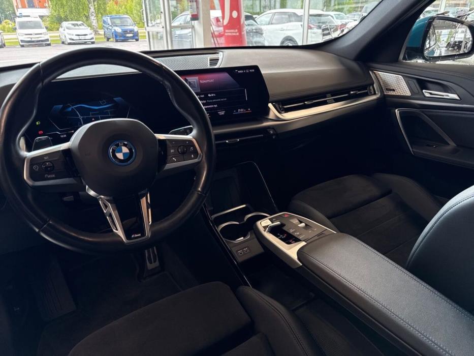 BMW iX1 2023