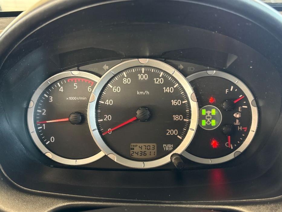 MITSUBISHI L200 2011