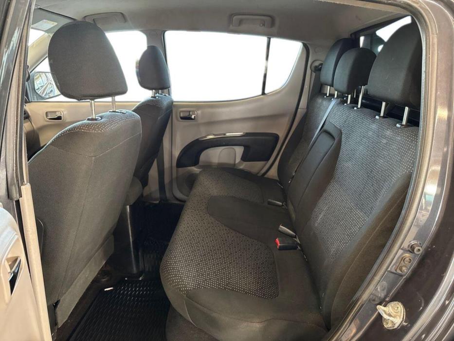 MITSUBISHI L200 2011