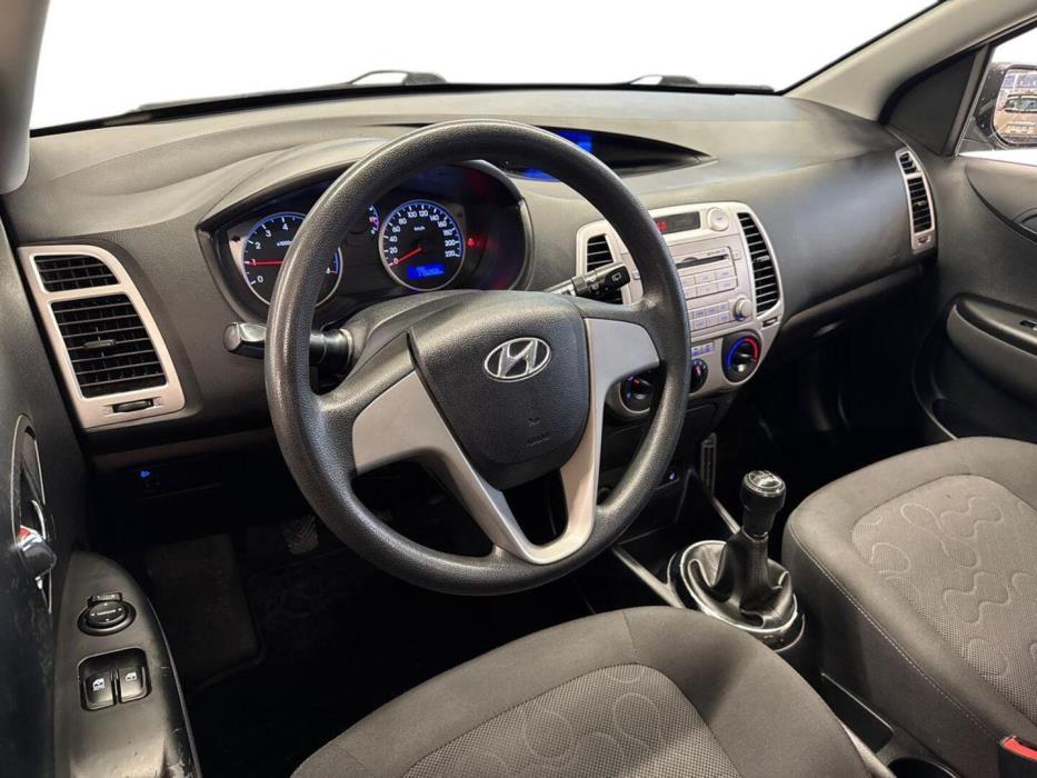 HYUNDAI i20 2012