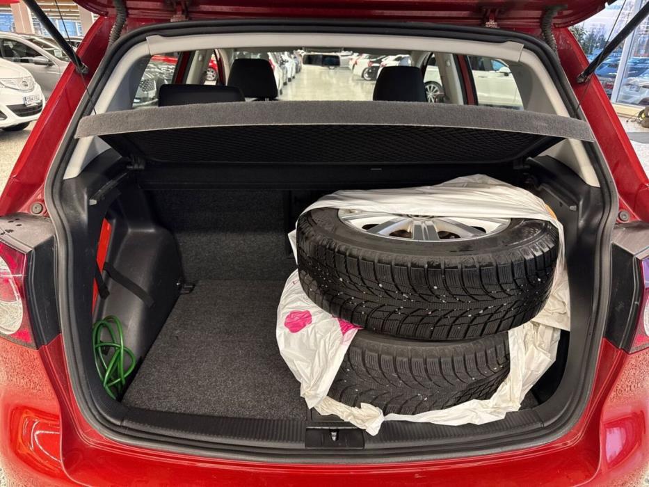 VOLKSWAGEN Golf Plus 2012