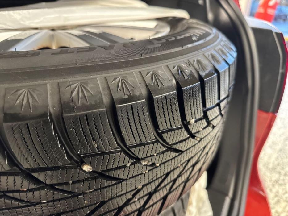 VOLKSWAGEN Golf Plus 2012