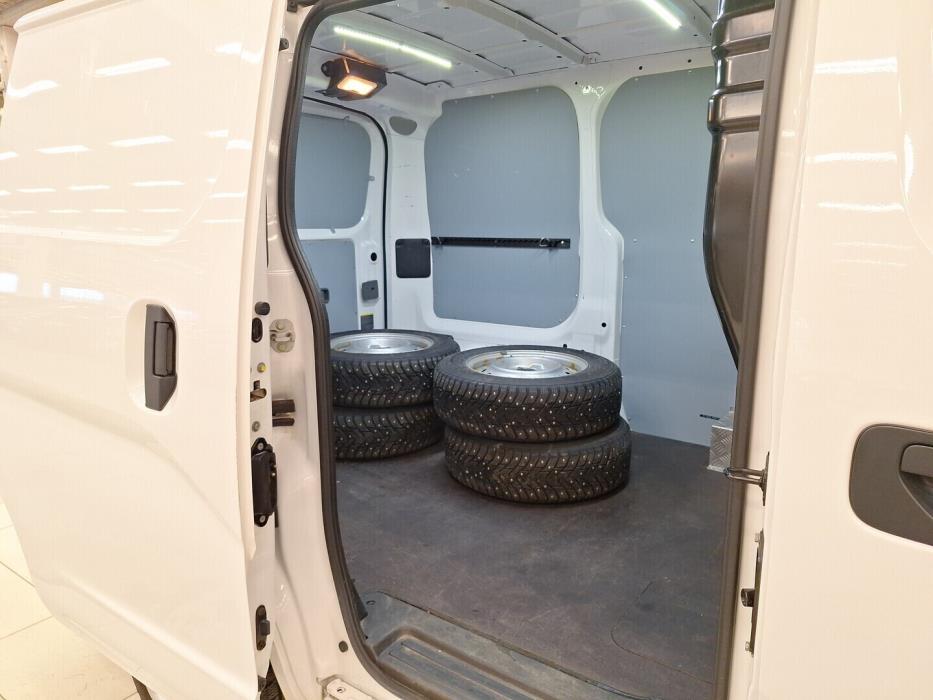 NISSAN NV200 2017