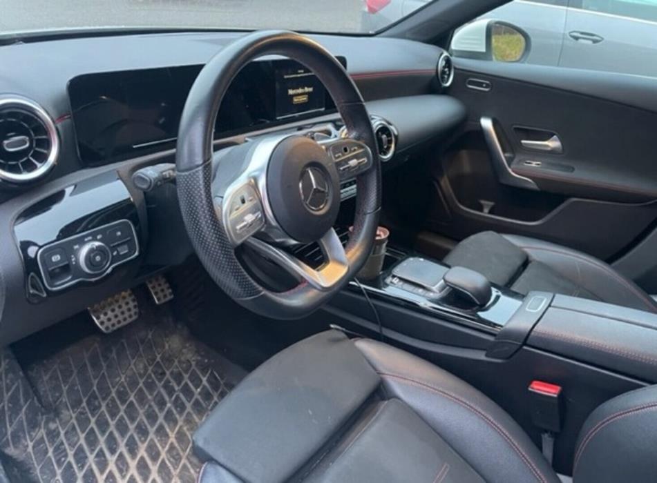 MERCEDES-BENZ A 2020