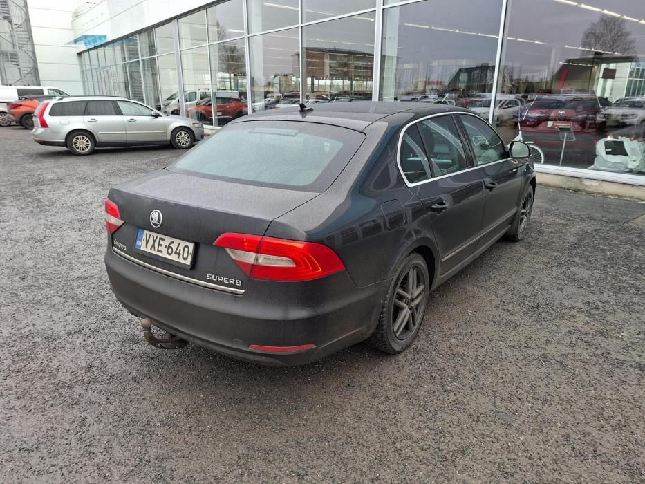 SKODA Superb 2013