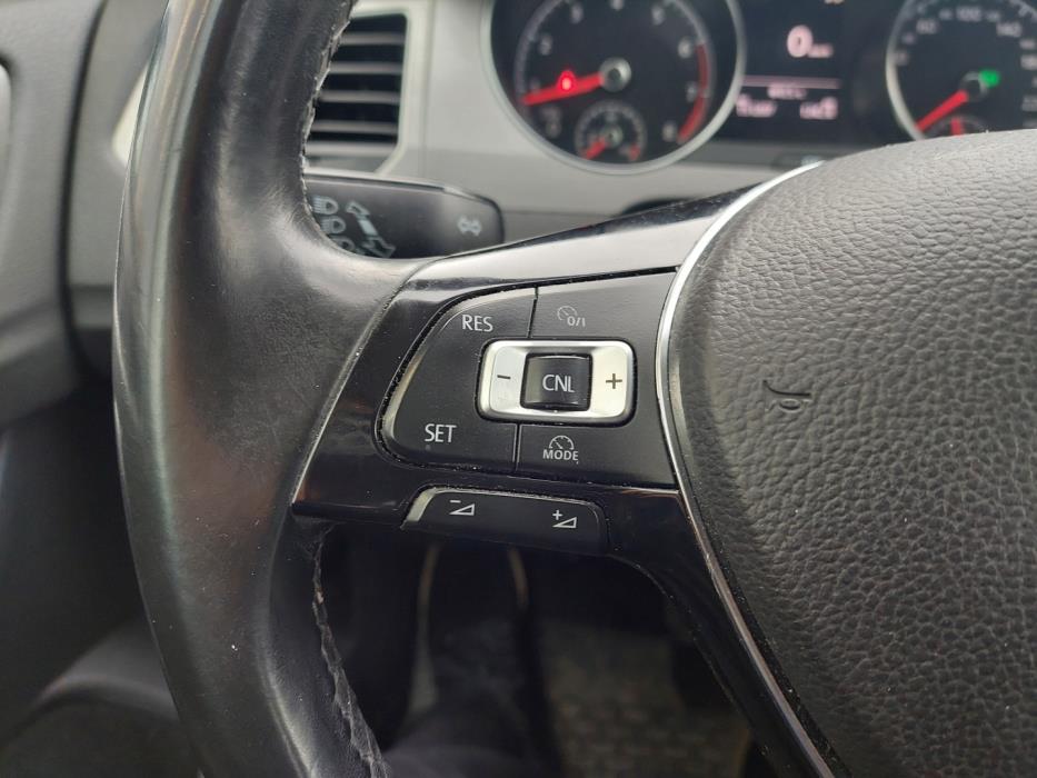 VOLKSWAGEN Golf Sportsvan 2014