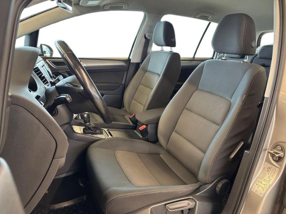 VOLKSWAGEN Golf Sportsvan 2014