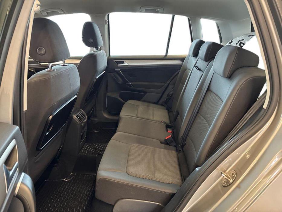 VOLKSWAGEN Golf Sportsvan 2014