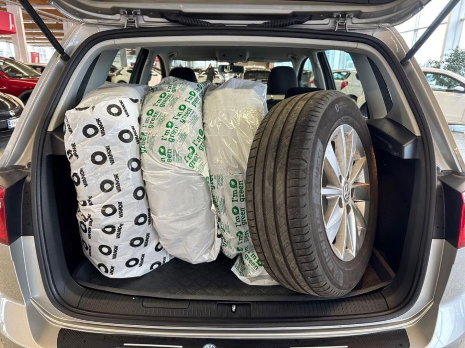 VOLKSWAGEN Golf Sportsvan 2014