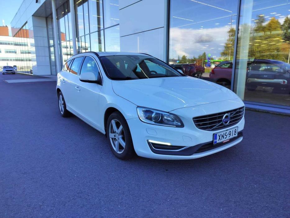 VOLVO V60 2016