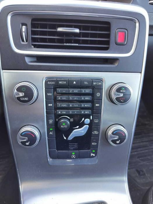 VOLVO V60 2016