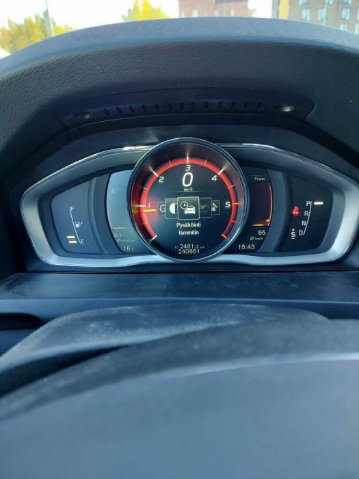 VOLVO V60 2016