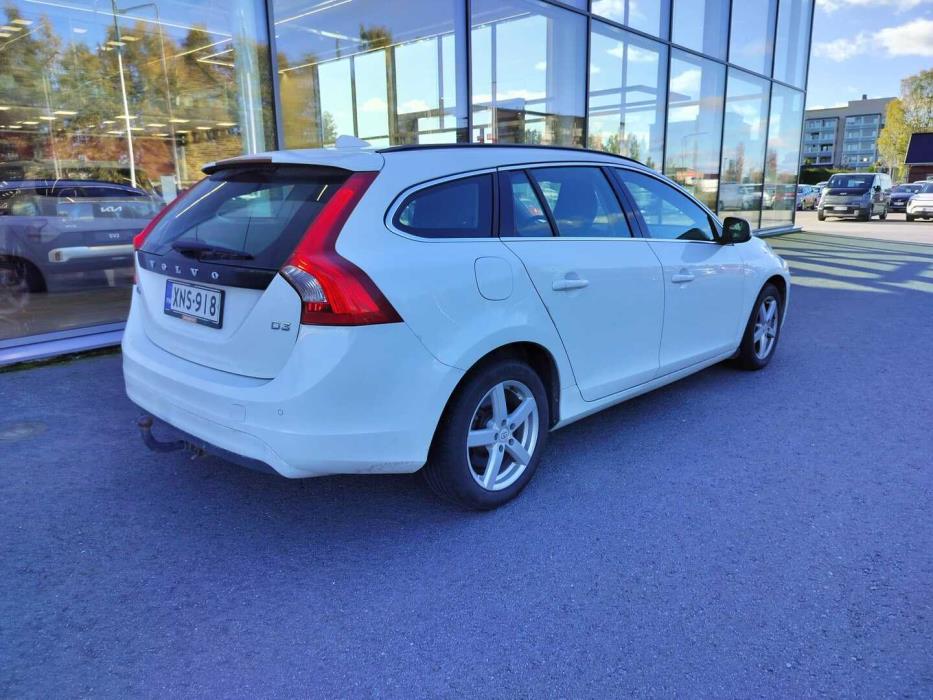 VOLVO V60 2016