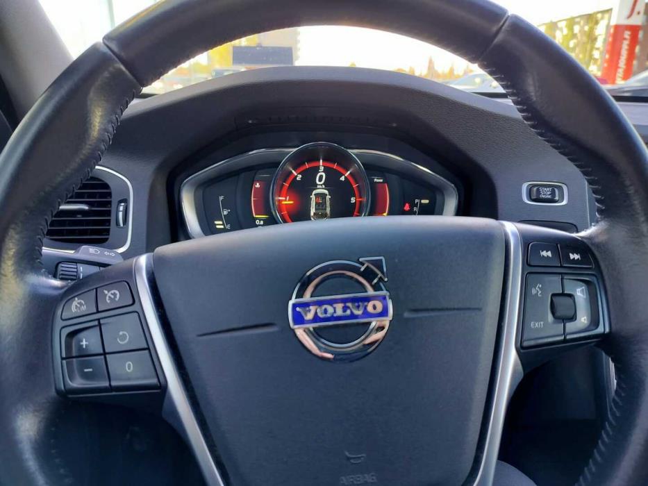 VOLVO V60 2016