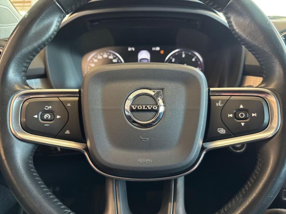 VOLVO XC40 2019