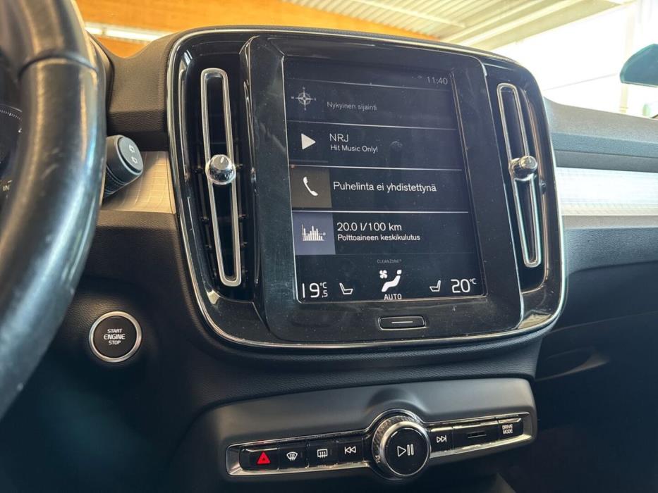 VOLVO XC40 2019