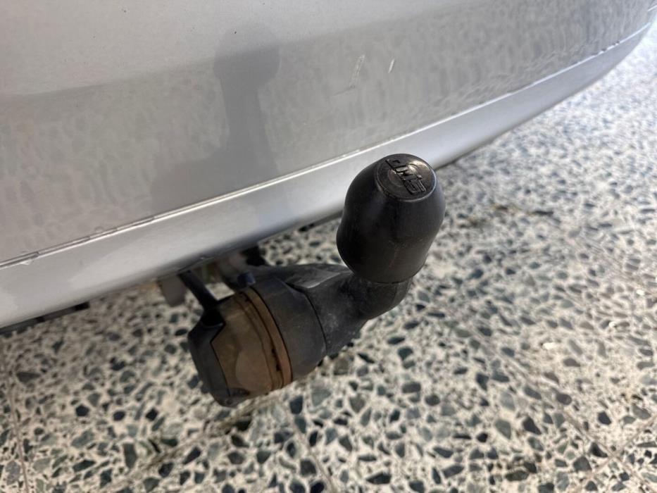 MERCEDES-BENZ C 2004