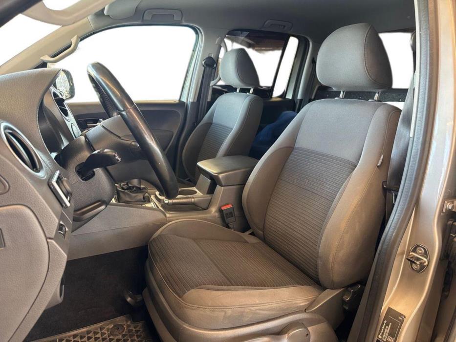 VOLKSWAGEN Amarok 2011
