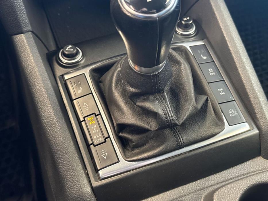 VOLKSWAGEN Amarok 2011