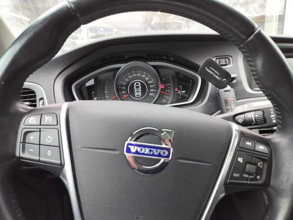 VOLVO V40 2013