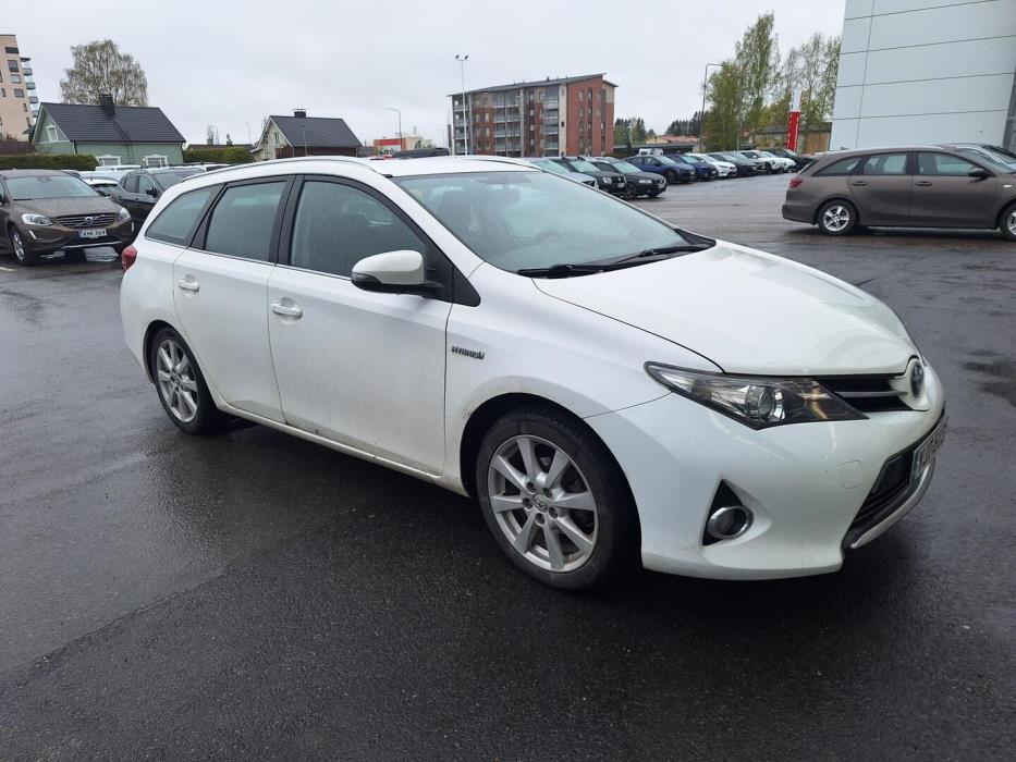TOYOTA Auris 2014