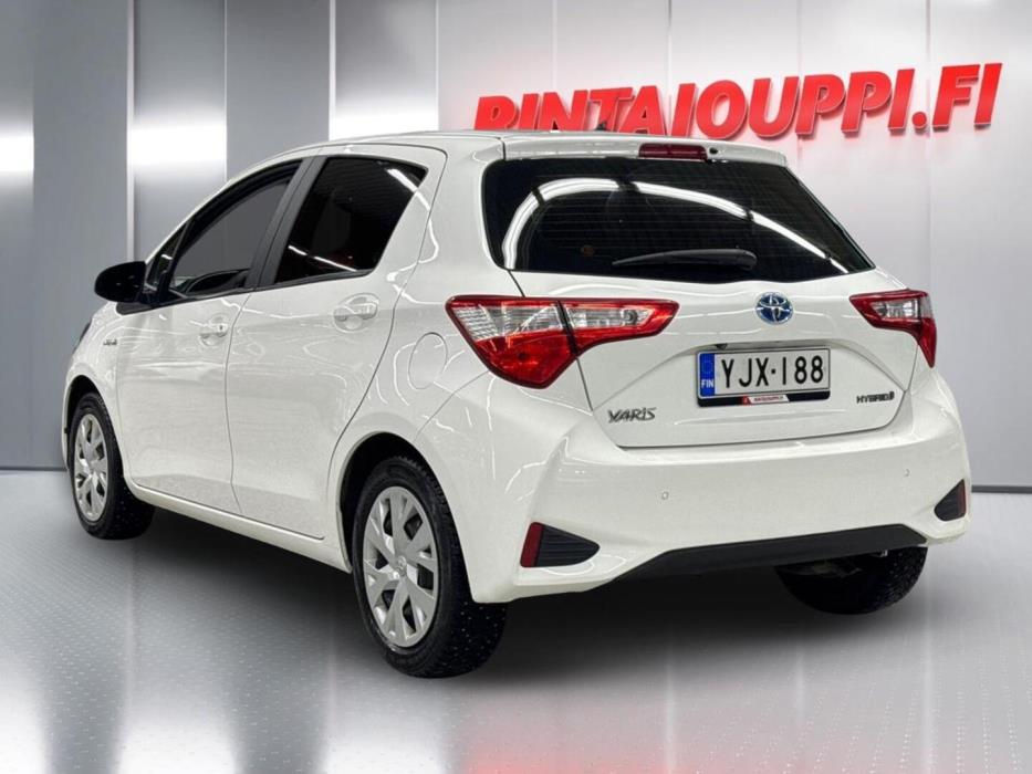 TOYOTA Yaris 2018