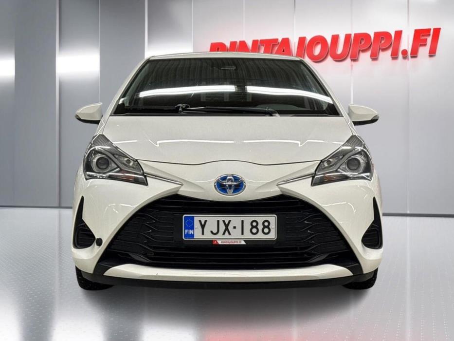 TOYOTA Yaris 2018