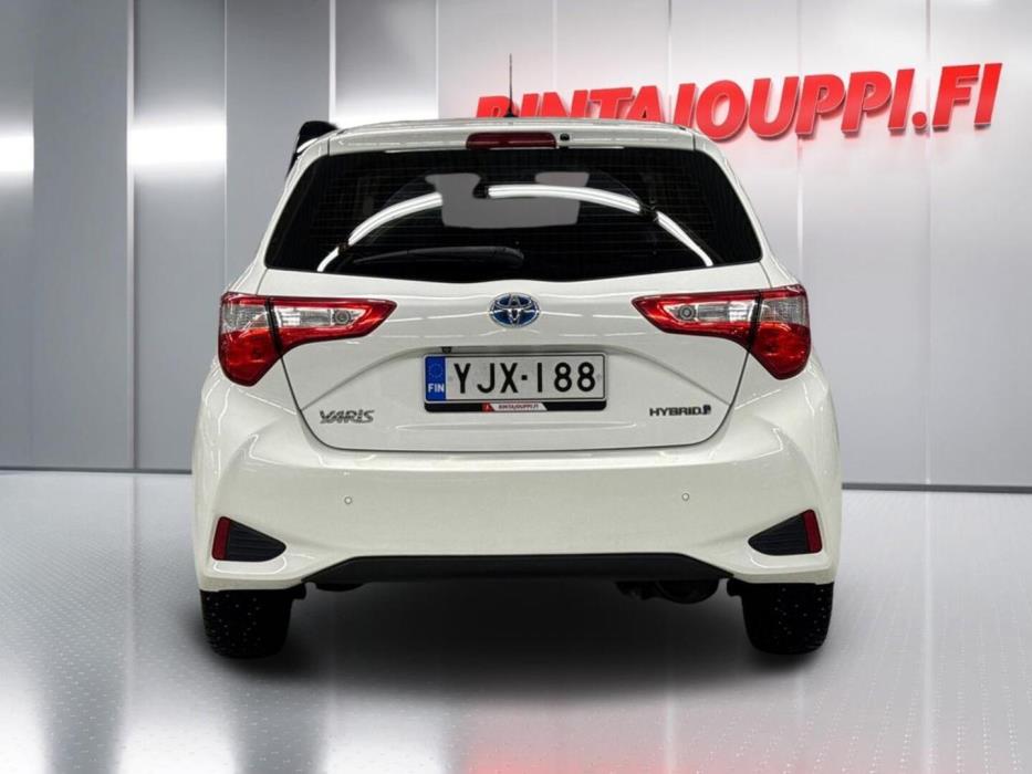 TOYOTA Yaris 2018