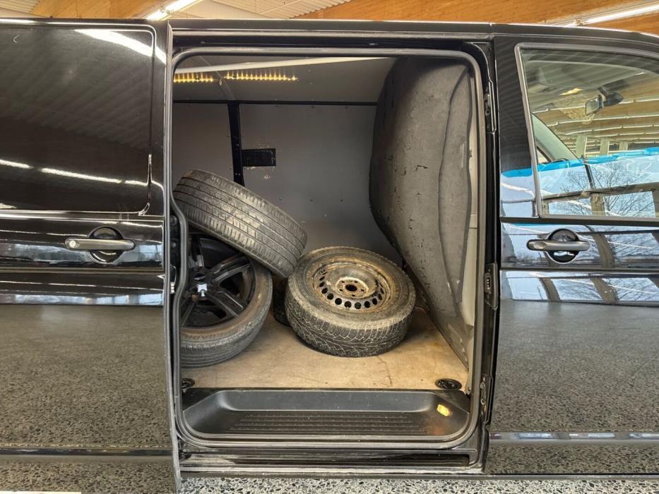 VOLKSWAGEN Transporter 2012