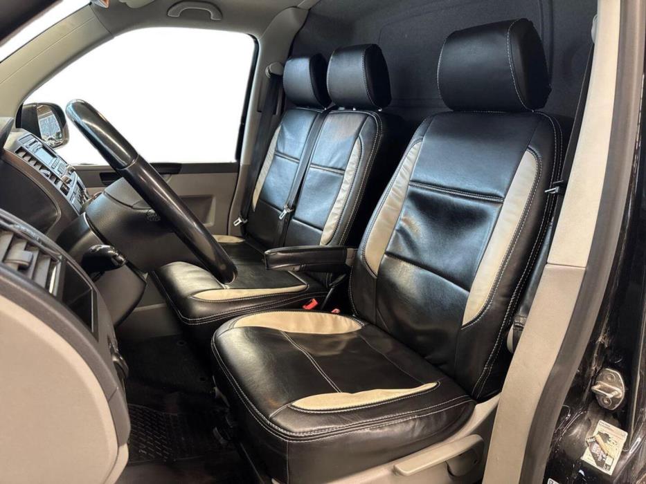 VOLKSWAGEN Transporter 2012