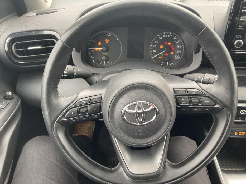 TOYOTA Yaris 2023
