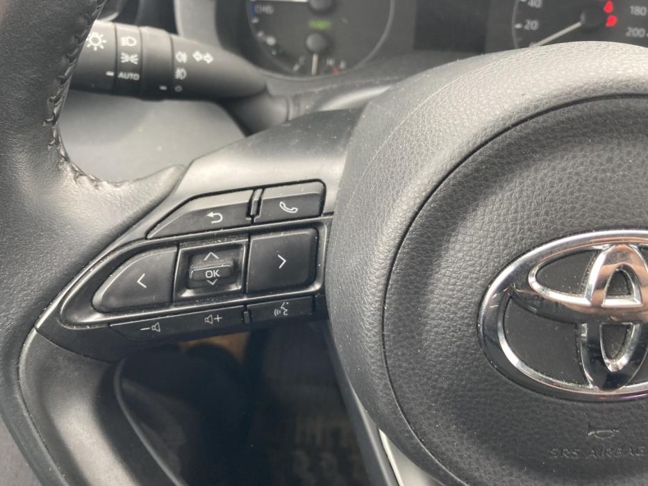 TOYOTA Yaris 2023