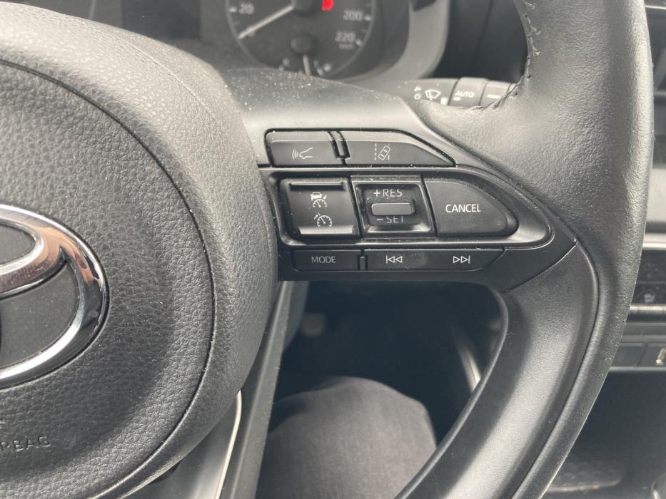 TOYOTA Yaris 2023