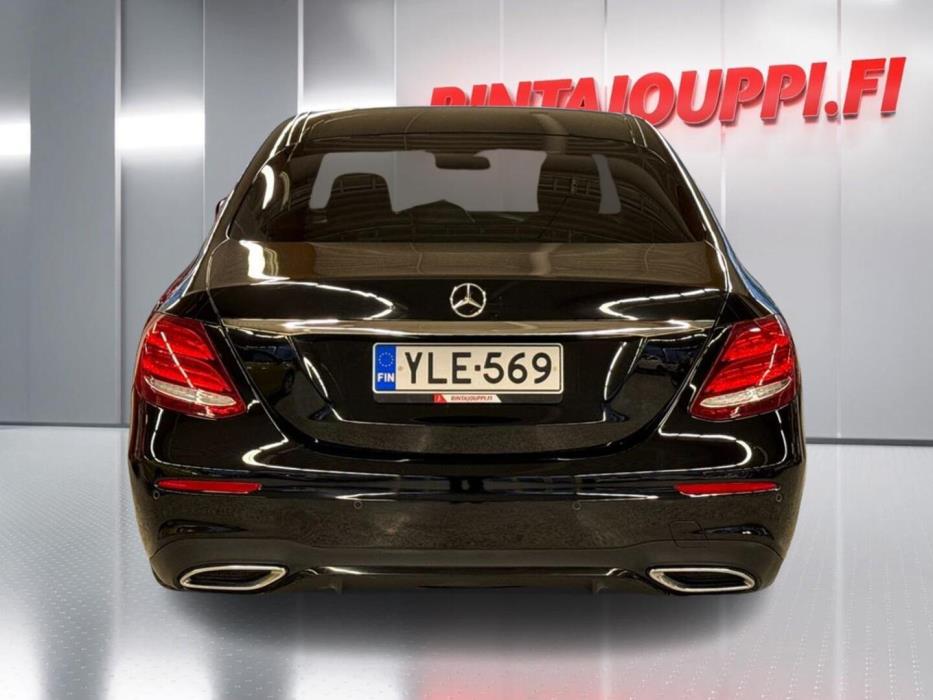 MERCEDES-BENZ E 2016