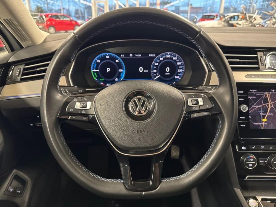 VOLKSWAGEN Passat 2018