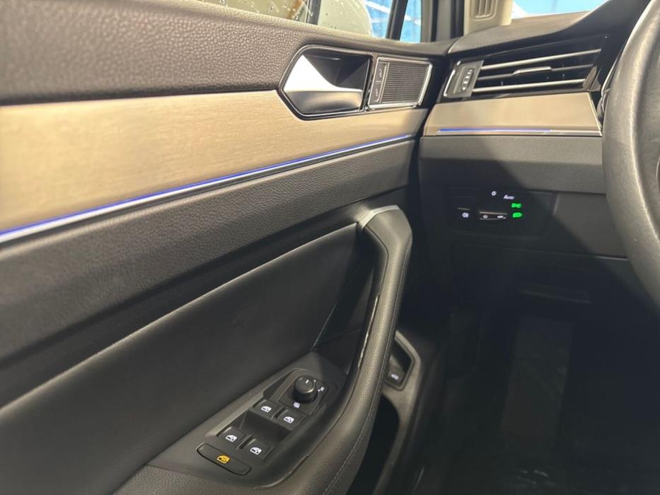 VOLKSWAGEN Passat 2018